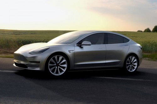 Tesla продает электрический седан Model 3 дешевле себестоимости