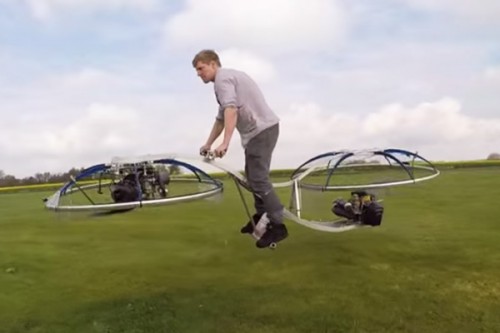 Британец сконструировал летающий байк в домашних условиях (видео)