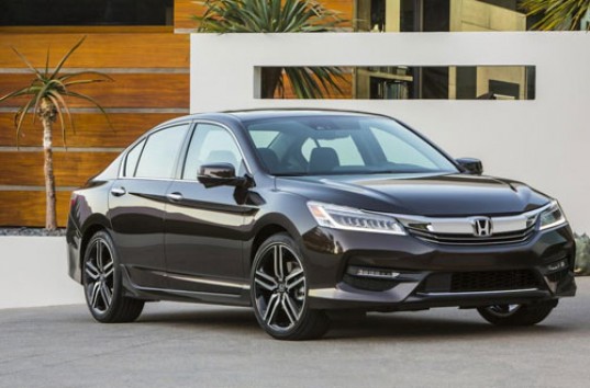 Рестайлинговая обновленная Honda Accord поступает в продажу в Азии (ФОТО)