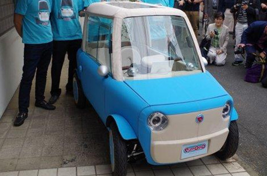 В Японии создали миниатюрный автомобиль с пластиковым корпусом