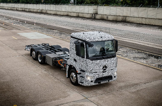 Mercedes-Benz разработал первый полностью электрический грузовик Urban eTruck