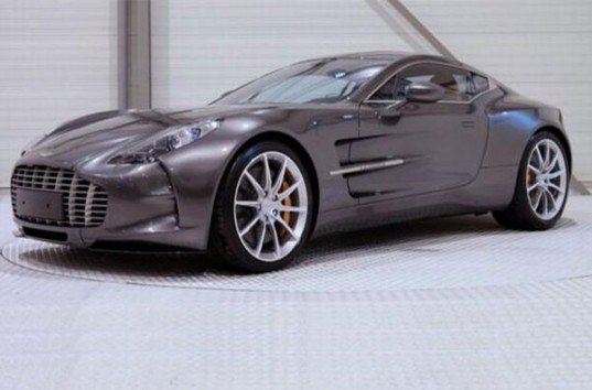 В Британии выставили на продажу редкий суперкар Aston Martin Zagato