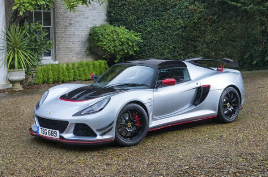 «Убийца суперкаров»: Компания Lotus представила новую версию спорткара Exige (ФОТО)