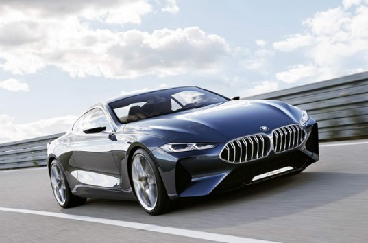 BMW тестирует заряженную «восьмерку» на трассе Нюрбургринг (ВИДЕО)