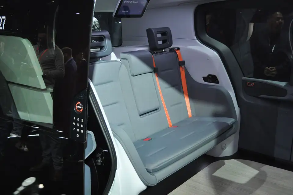 Cruise представила беспилотный электрический микроавтобус Origin (ВИДЕО)