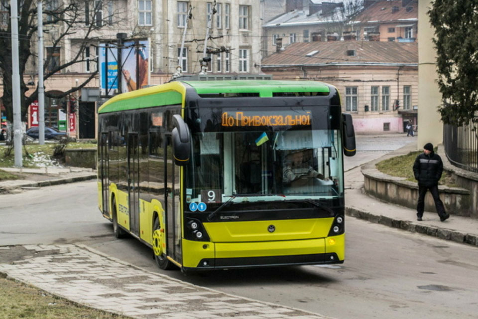 Новый львовский автономный троллейбус выехал на тестовый маршрут