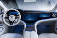 Mercedes-Benz показала салон электрического седана EQS с 55-дюймовой OLED-панелью