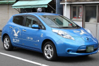 Nissan даёт при покупке пикапа Titan в аренду электромобиль Nissan Leaf на два года