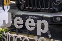 Компания Jeep выпустила новую модель и анонсировала компактный кроссовер