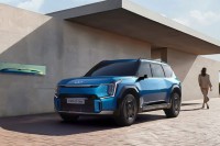 KIA представила новый трехрядный электрический кроссовер KIA EV9