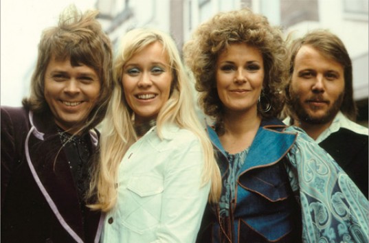 Легендарная ABBA выступила на сцене после 30-летнего перерыва