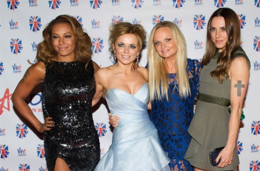 Воссоединение британской поп-группы Spice Girls отложили на год