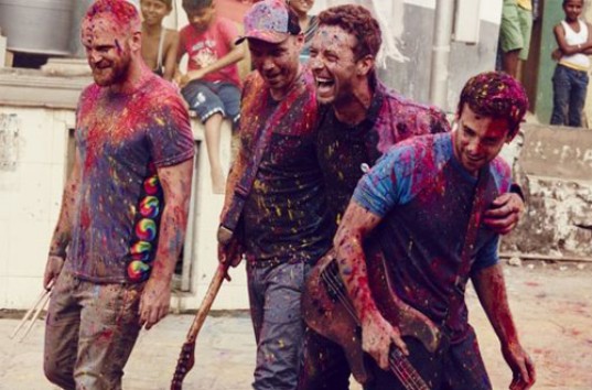 Группа Coldplay представила новый клип на песню «A Head Full Of Dreams» (ВИДЕО)