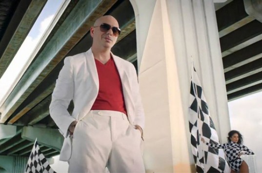 Pitbull представил новый клип на песню Greenlight (ВИДЕО)