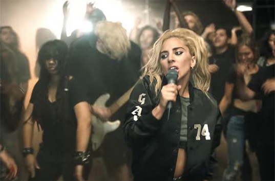 Клип «Perfect Illusion» Леди Гага уже набрало почти полтора миллиона просмотров (ВИДЕО)