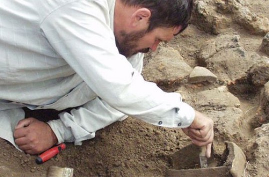 В городе Милас в Турции, археологи нашли усыпальницу возрастом 2400 лет