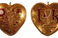 В Великобритании обнаружили золотое сердце украшено орнаментом Тюдоров