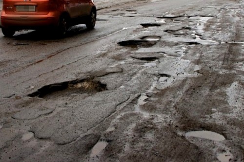 «Сейчас на ремонт дорог в Украине необходимо разово выделить 1 трлн грн» — Роман Хмиль