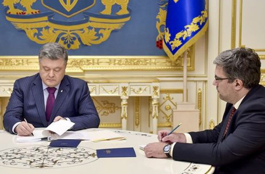 Порошенко подписал закон об освобождении пенсий от налогообложения