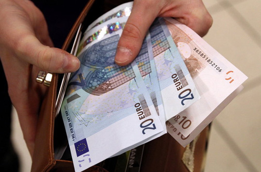 Эксперты спрогнозировали, когда зарплата украинцев составит 1000 евро