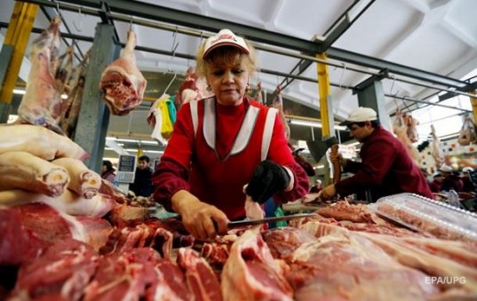 Беларусь ввела временные ограничения на ввоз свинины из Украины