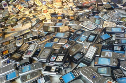 Депутаты Украины хотят штрафовать граждан за нелегальные телефоны — СМИ