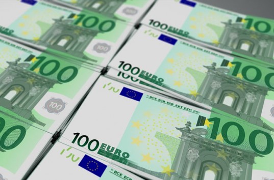 Еврокомиссия приняла решение не перечислять Украине третий транш на 600 млн. евро