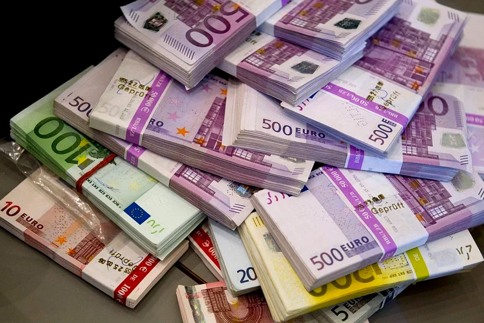 Еврокомиссия выделила Украине 500 000 000 евро макрофинансовой помощи