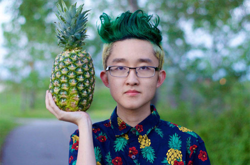 Подросток сделал стрижку в виде ананаса: результат ошеломляющий (фото)