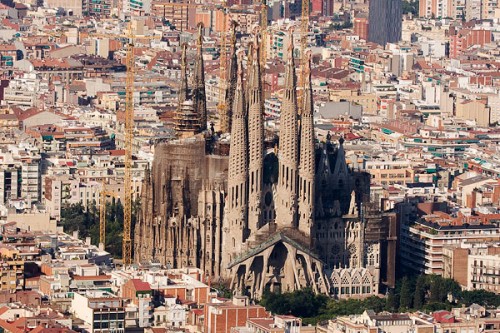 Собор Святого Семейства — главное сооружение-визитка Барселоны (фото)