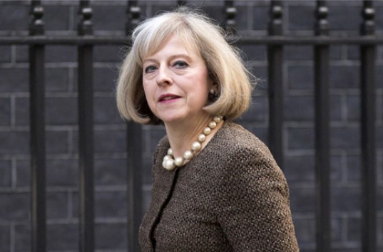 Премьер-министр Великобритании Тереза Мэй заплутала на Даунинг-стрит (ВИДЕО)
