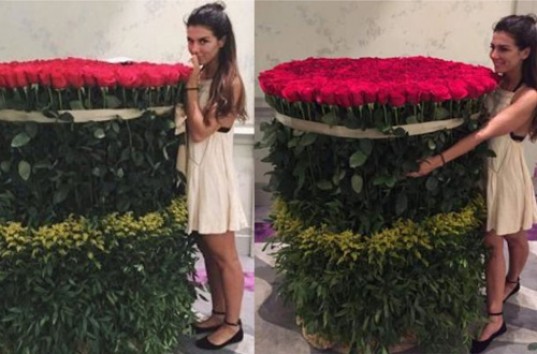 Тысячу роз от нового возлюбленного получила Анна Седокова