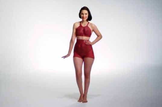 На YouTube появился ролик об эволюции моды на женские купальники (ВИДЕО)
