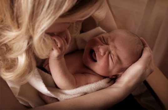 Ученые — язык матери влияет на первый крик новорожденного