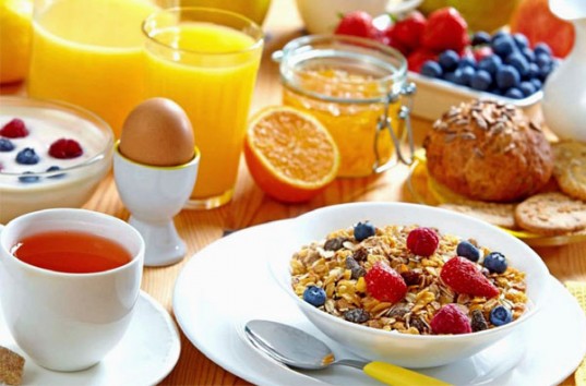 Диетологи назвали продукты, которые не подходят для завтрака