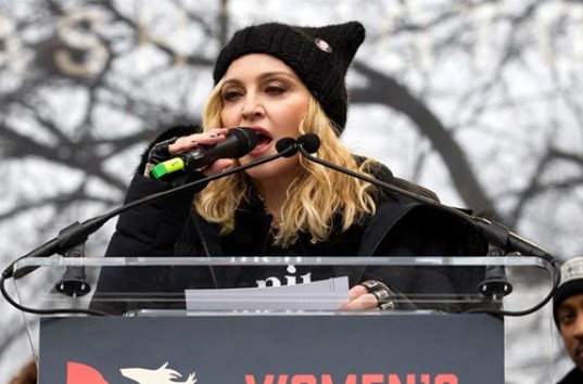 Популярная певица Мадонна нецензурно обругала Трампа в эфире ТВ (ВИДЕО)