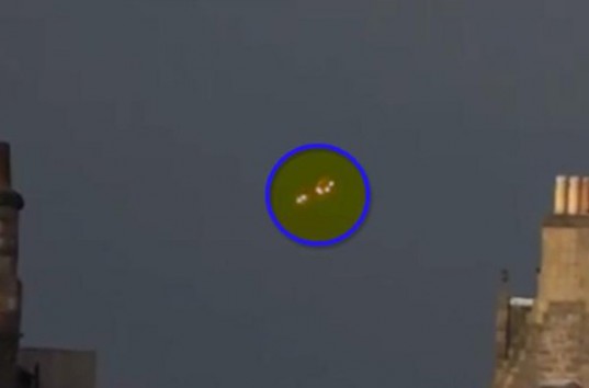 Над шотландским городом заметили НЛО с включенными габаритными огнями (ВИДЕО)