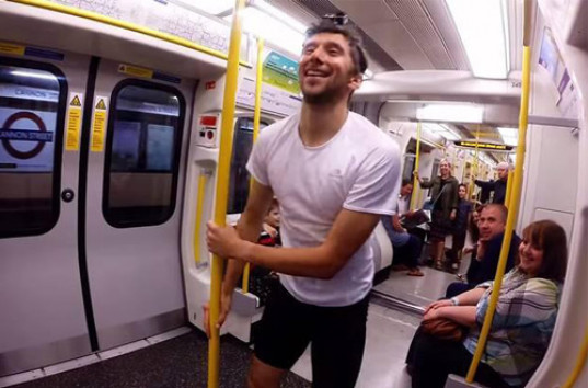 Невероятный эксперимент: в Лондоне парень обогнал метро (ВИДЕО)