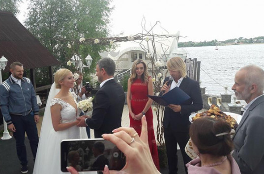 Тоня Матвиенко и Арсен Мирзоян связали себя узами брака