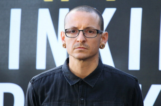 Солист рок-группы Linkin Park Честер Беннингтон покончил с собой