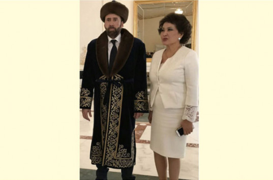 В национальном казахском костюме Николас Кейдж стал героем соцсетей
