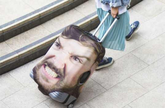 В Британии придуман забавный способ находить чемодан в аэропорту (ВИДЕО)