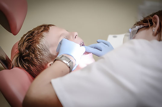 Ортодонтия в стоматологии: О красивой улыбке нужно позаботиться с раннего детства