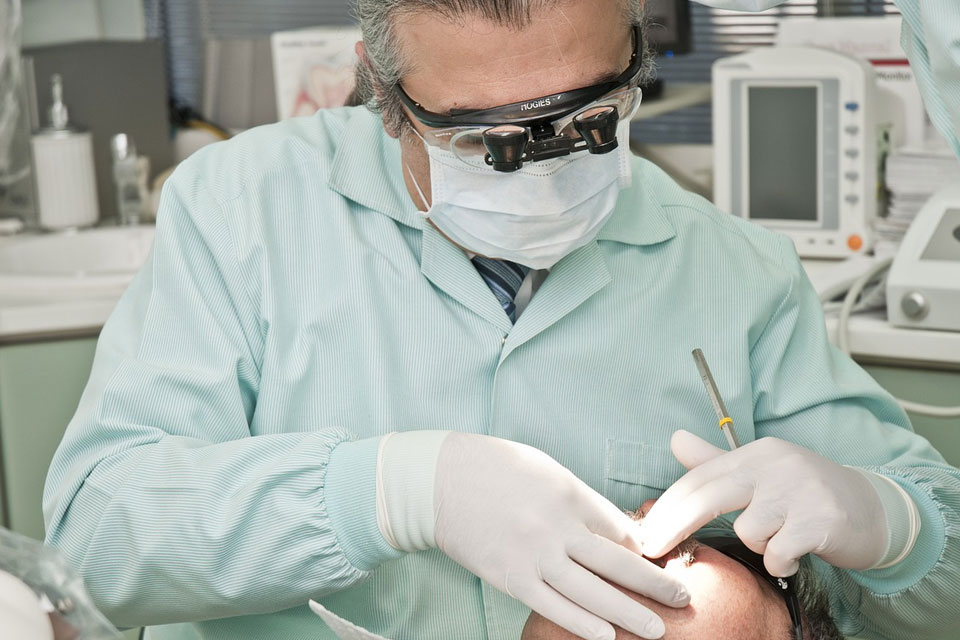 Виды, классификация, характеристика зубных протезов в современной стоматологии