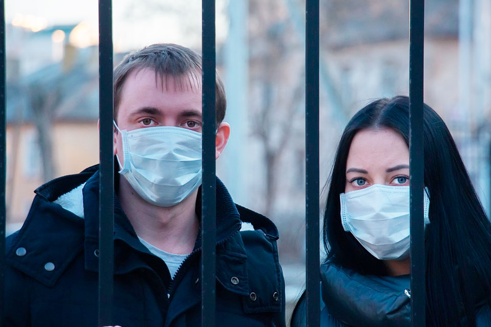 В Украине не будут пускать в кафе без ковид-прививки: когда вступит в силу запрет