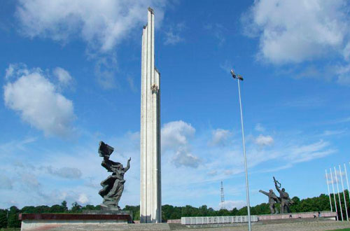 Депутат Сейма Латвии от партии «Единство» призвал сносить памятники советским солдатам