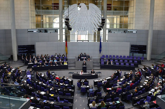 Власти Германии назначили охрану 11 депутатам, имеющим турецкое происхождение