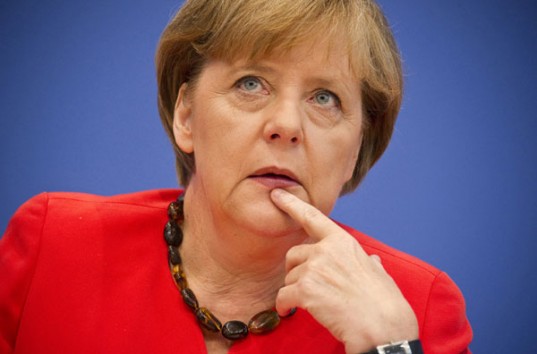 Меркель предлагает депортировать беженцев, не получивших убежище