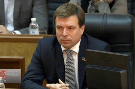 Украинская власть заставляет оппозиционных депутатов голосовать за проект бюджета — политолог