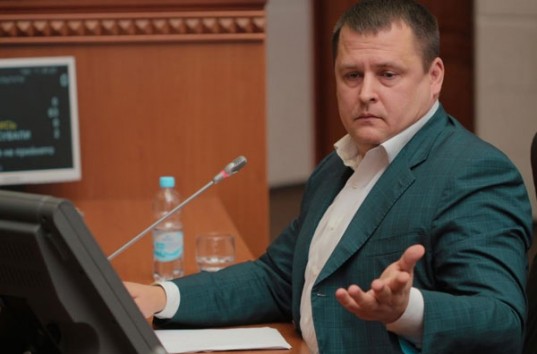 Мэр Днепра Борис Филатов преследует жену офицера АТО за критику в свой адрес